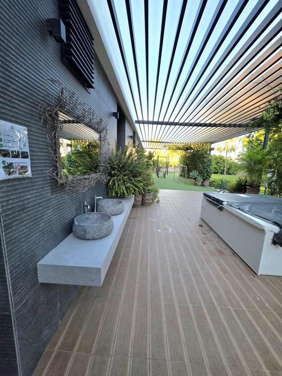 3 soverom Leilighet til leie i Torrevieja med svømmebasseng garasje - € 2 000 (Ref: 10097583)