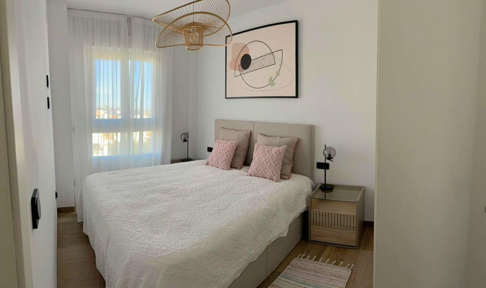 3 soverom Leilighet til leie i Torrevieja med svømmebasseng garasje - € 2 000 (Ref: 10097583)