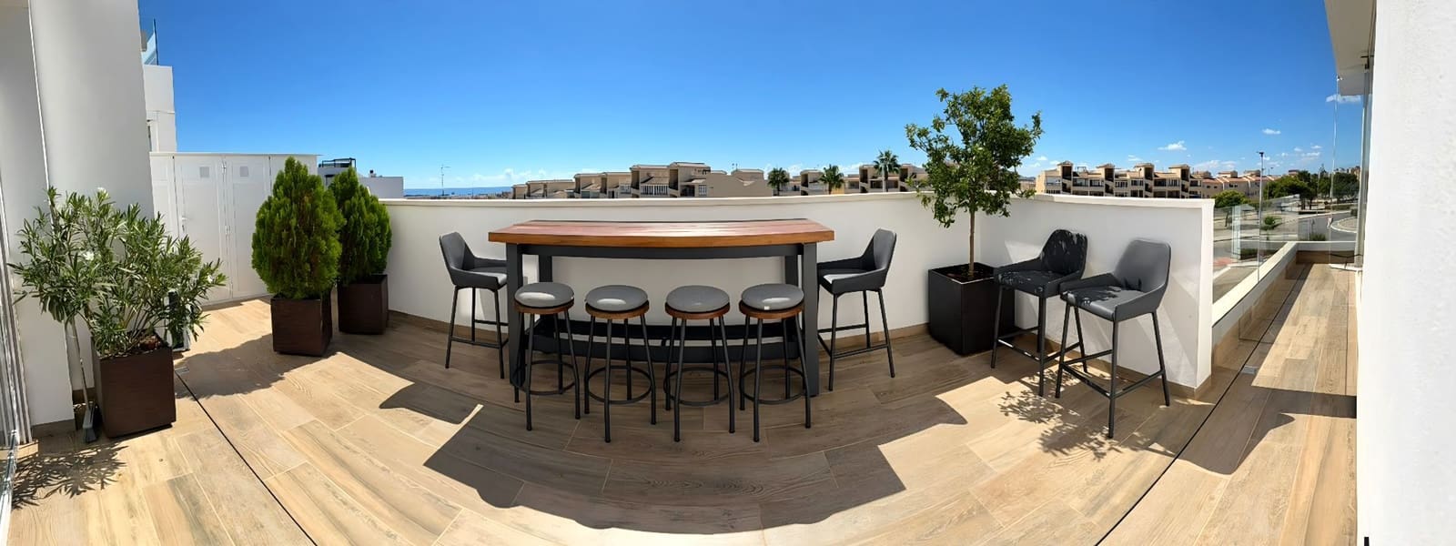 3 soverom Leilighet til leie i Torrevieja med svømmebasseng garasje - € 2 000 (Ref: 10097583)