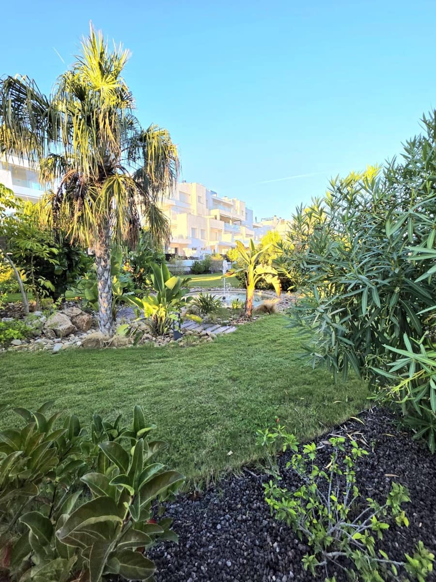 3 soverom Leilighet til leie i Torrevieja med svømmebasseng garasje - € 2 000 (Ref: 10097583)