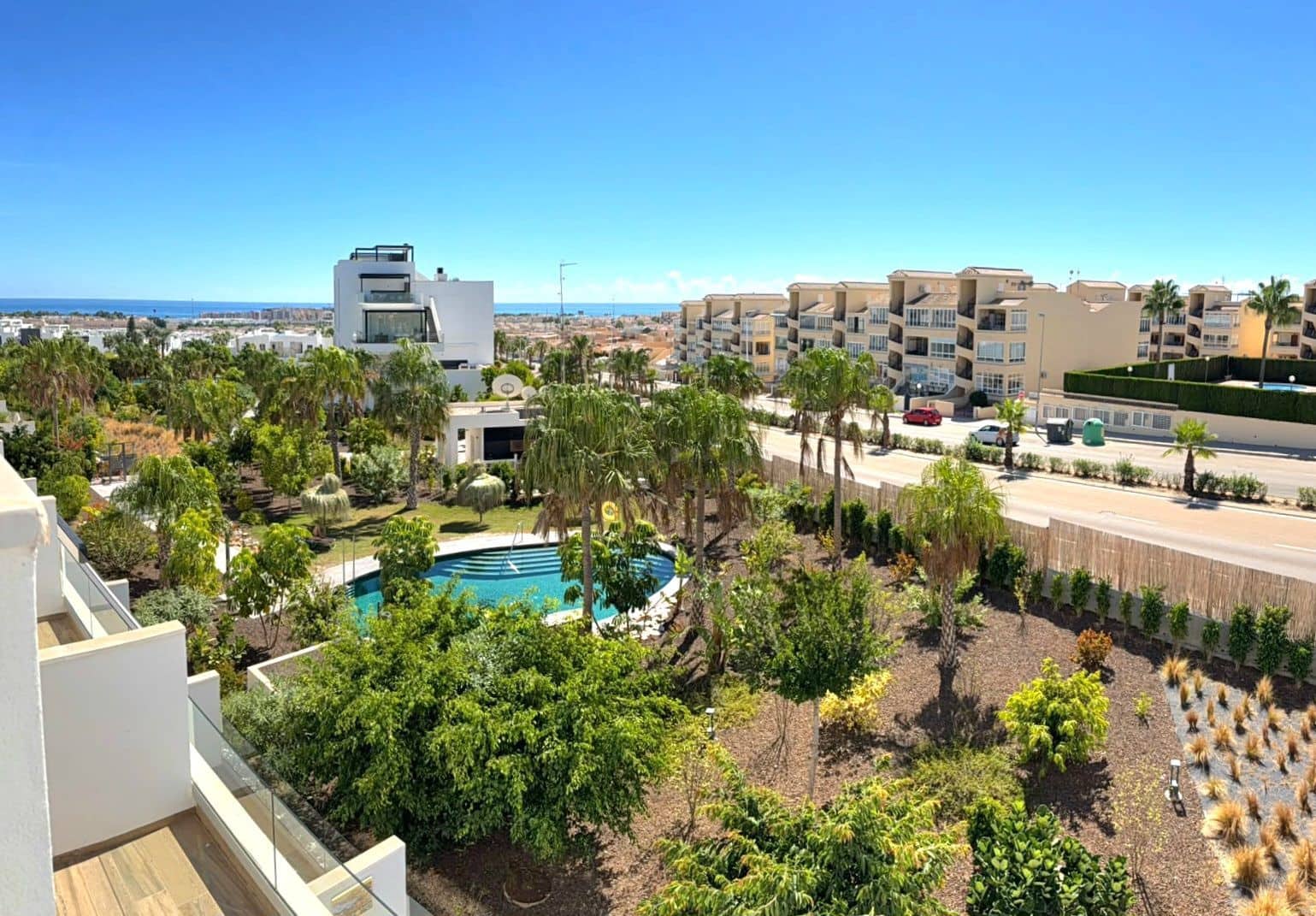 3 soverom Leilighet til leie i Torrevieja med svømmebasseng garasje - € 2 000 (Ref: 10097583)