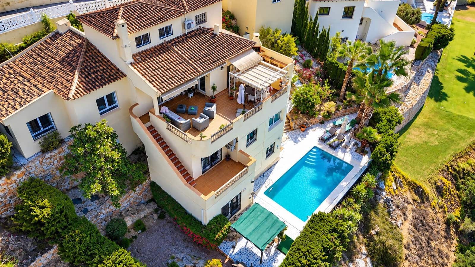 5 soverom Villa til salgs i Orihuela Costa med svømmebasseng garasje - € 635 000 (Ref: 10108930)
