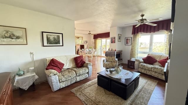 5 quarto Moradia para venda em Dehesa de Campoamor, Orihuela com piscina garagem - 635 000 € (Ref: 10108930)