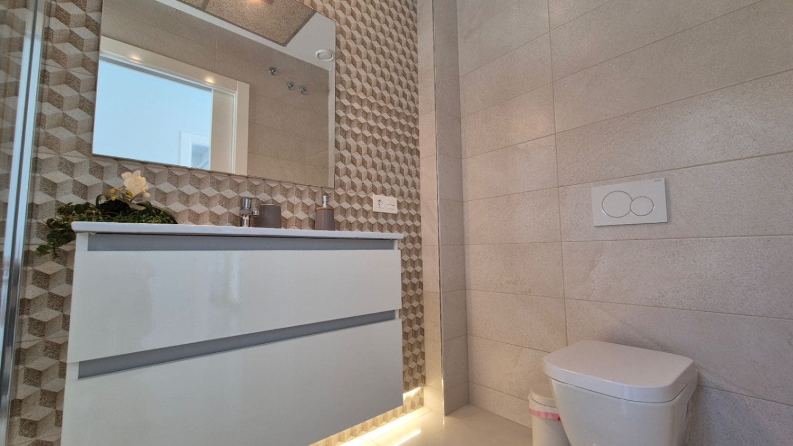 4 bedroom Villa for sale in Torrevieja with pool garage - € 785,000 (Ref: 10118753)