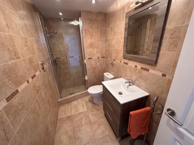 Estúdio para venda em El Moncayo - El Pòrtic, Guardamar del Segura com piscina - 99 900 € (Ref: 10118754)