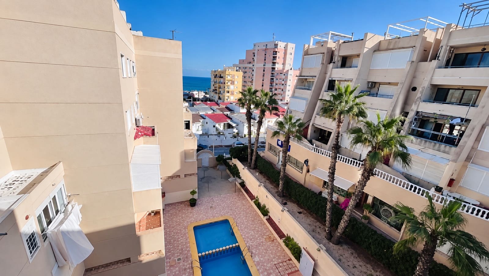 2 sovrum Takvåning till salu i Torrevieja med pool - 154 990 € (Ref: 10127703)