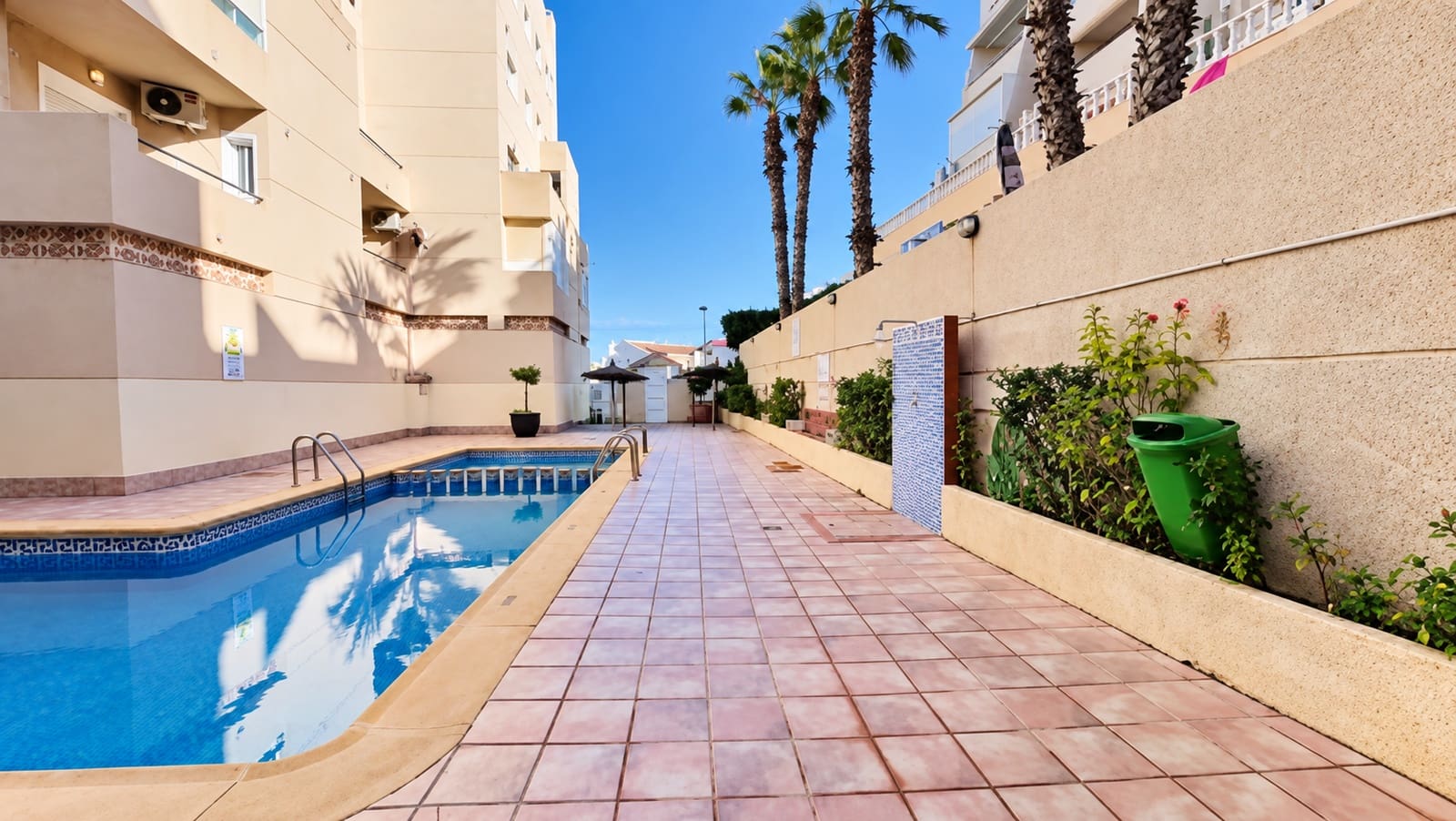 2 sovrum Takvåning till salu i Torrevieja med pool - 154 990 € (Ref: 10127703)