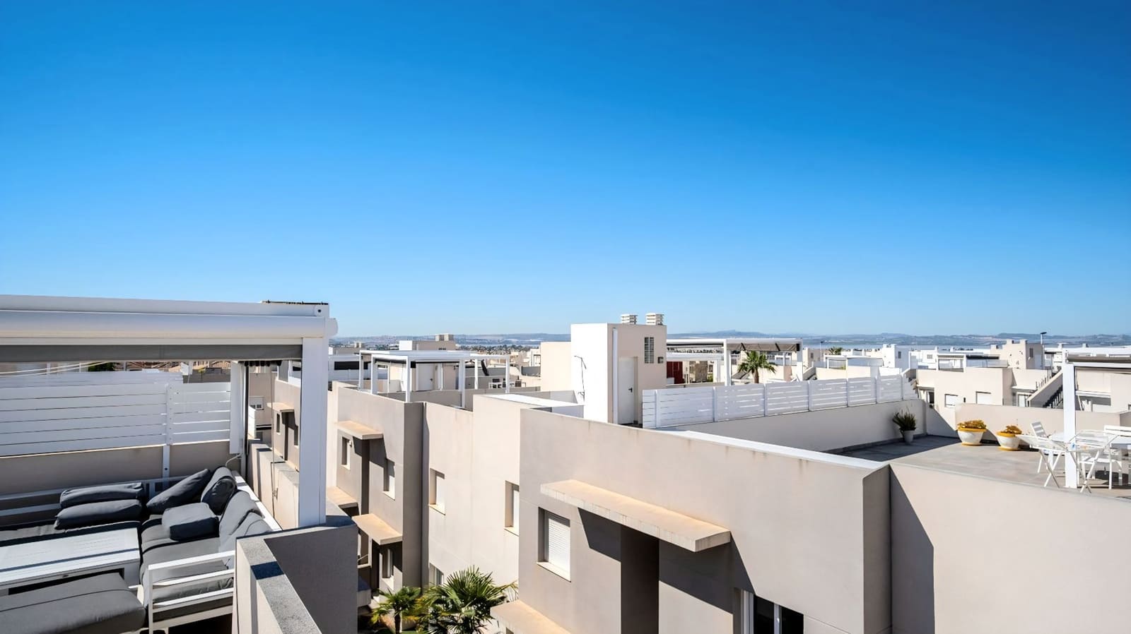 3 soveværelse Bungalow til salg i Torrevieja med swimmingpool garage - € 275.000 (Ref: 10131233)