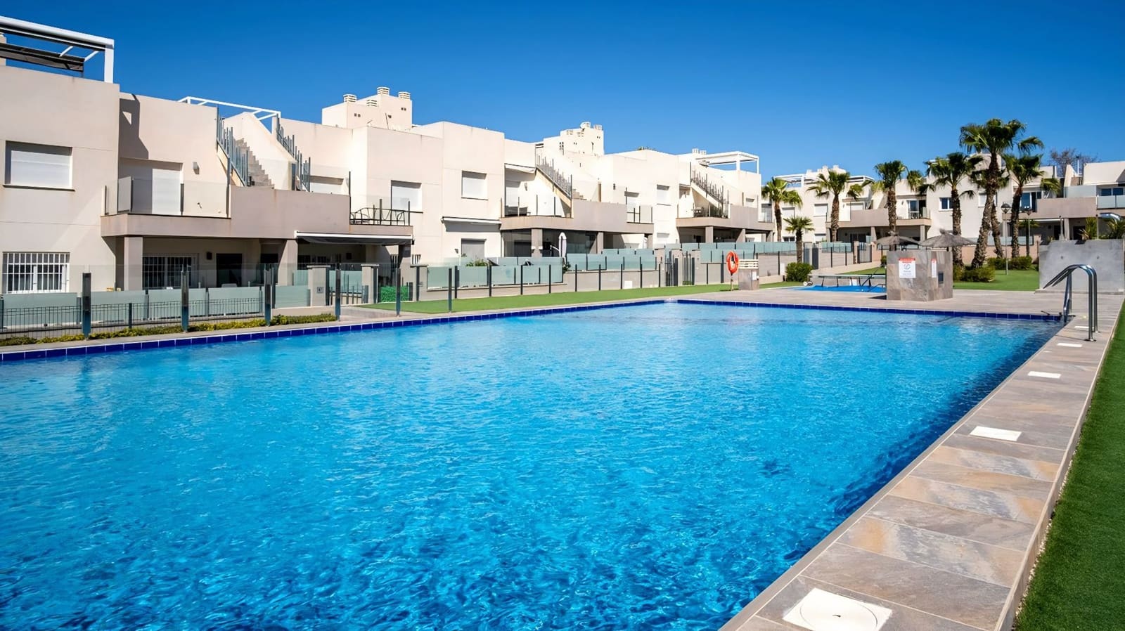 3 soveværelse Bungalow til salg i Torrevieja med swimmingpool garage - € 275.000 (Ref: 10131233)