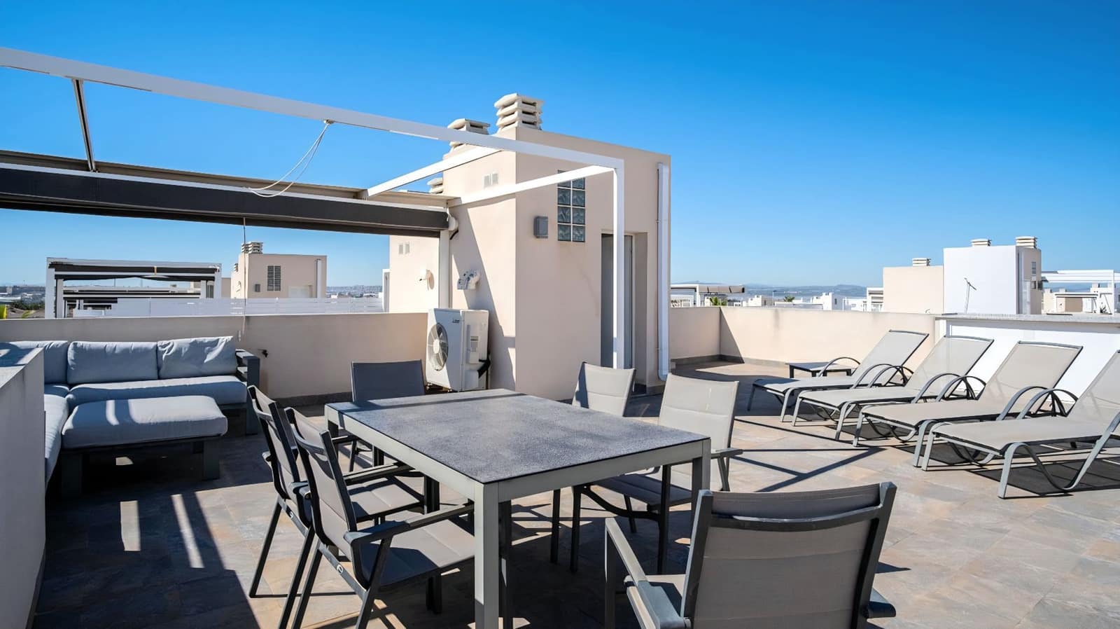 3 soveværelse Bungalow til salg i Torrevieja med swimmingpool garage - € 275.000 (Ref: 10131233)