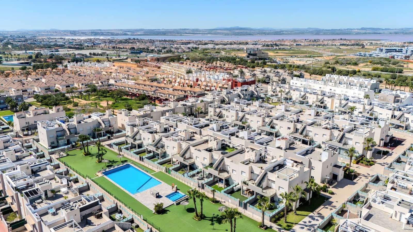 3 soveværelse Bungalow til salg i Torrevieja med swimmingpool garage - € 275.000 (Ref: 10131233)