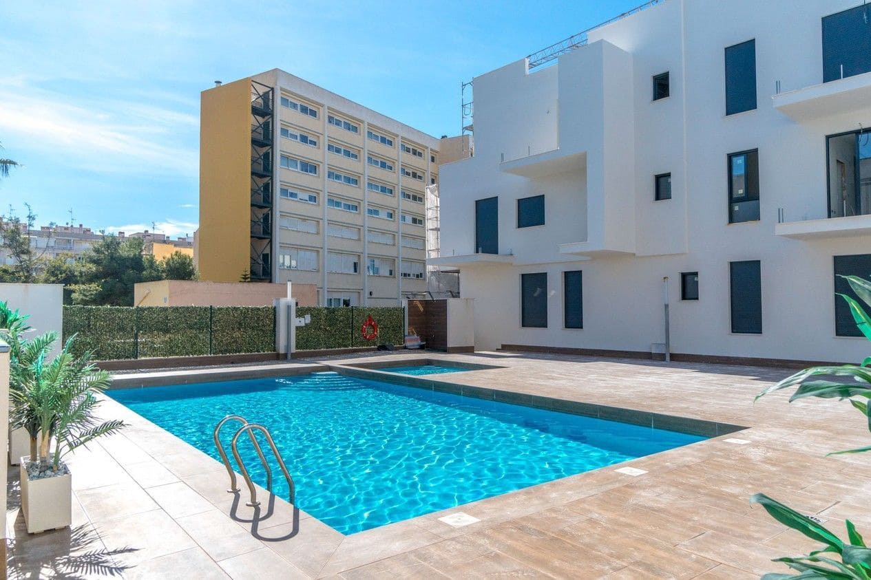 3 soveværelse Lejlighed til salg i Torrevieja med swimmingpool - € 229.000 (Ref: 10131234)