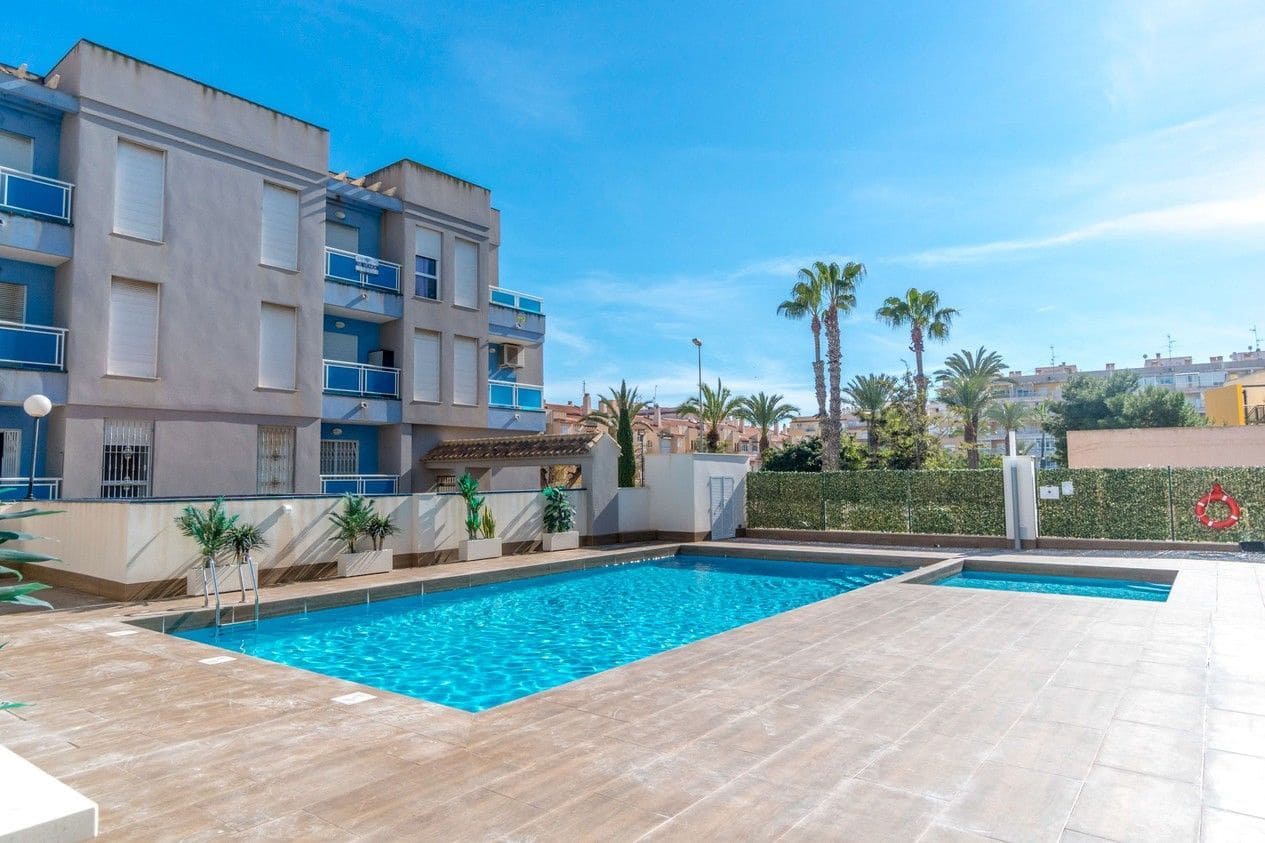 3 soveværelse Lejlighed til salg i Torrevieja med swimmingpool - € 229.000 (Ref: 10131234)