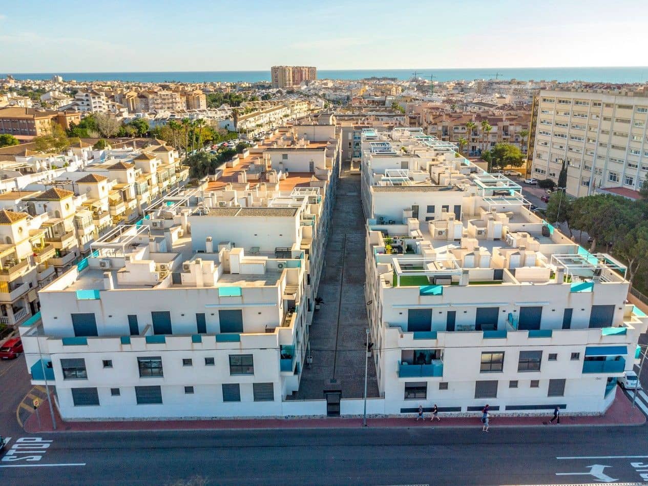 3 soveværelse Lejlighed til salg i Torrevieja med swimmingpool - € 229.000 (Ref: 10131234)