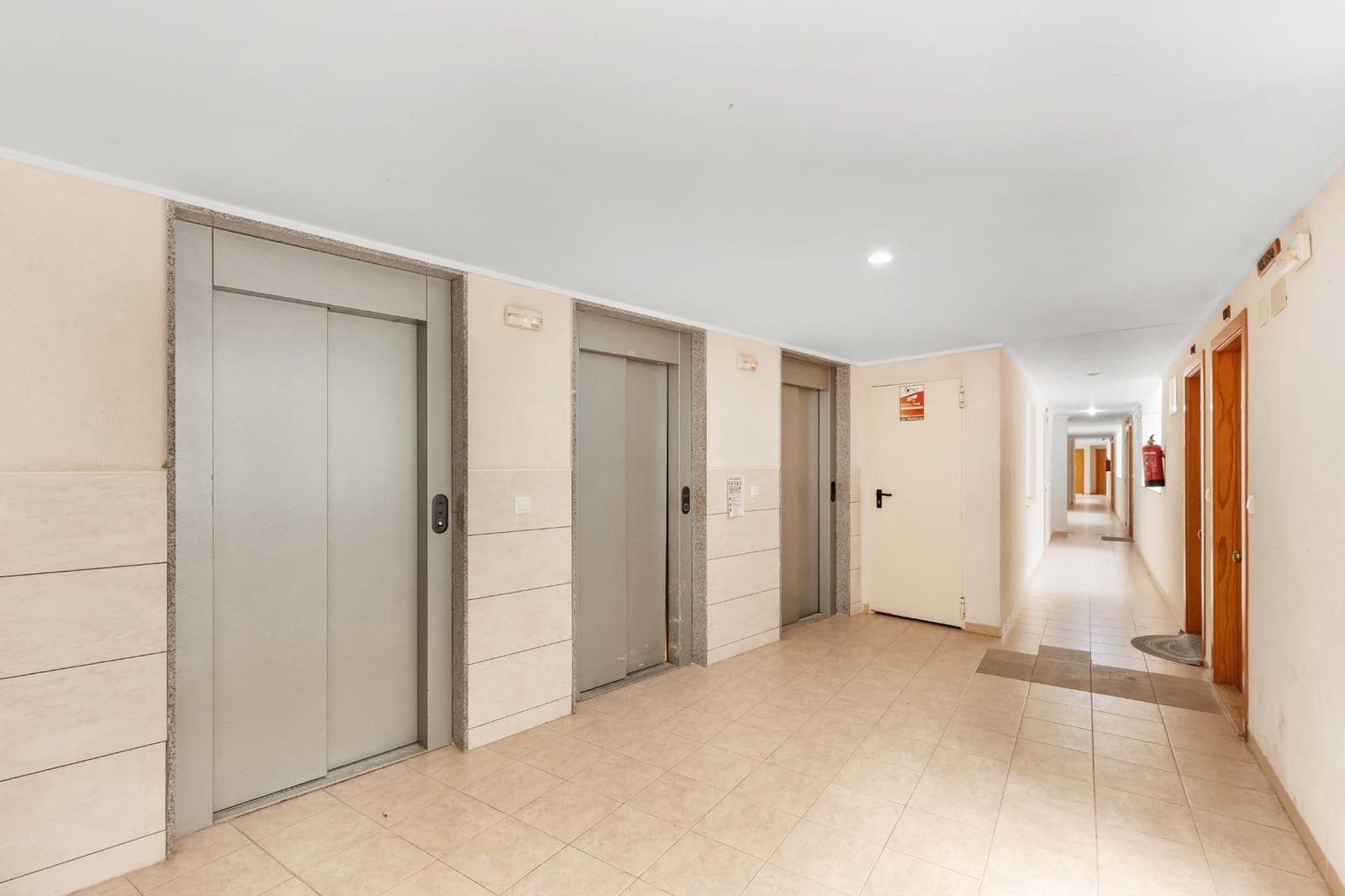 2 soveværelse Lejlighed til salg i Torrevieja med swimmingpool garage - € 125.000 (Ref: 10135671)