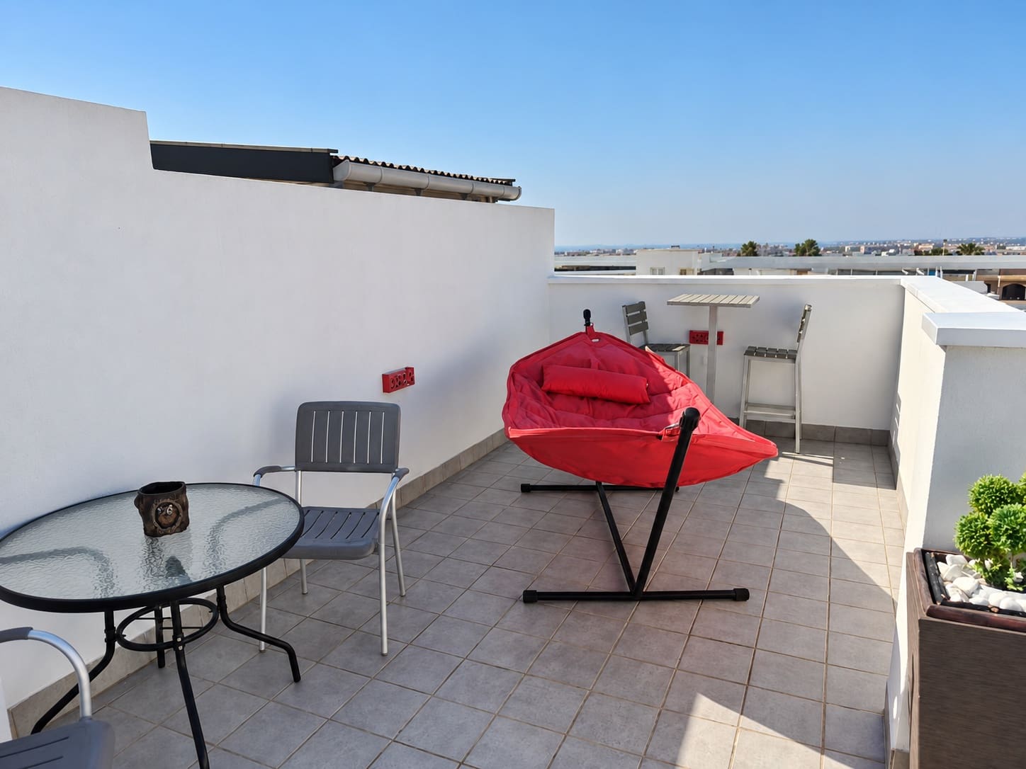 Bungalow de 2 habitaciones en Torrevieja en venta con piscina garaje - 231.000 € (Ref: 10141679)