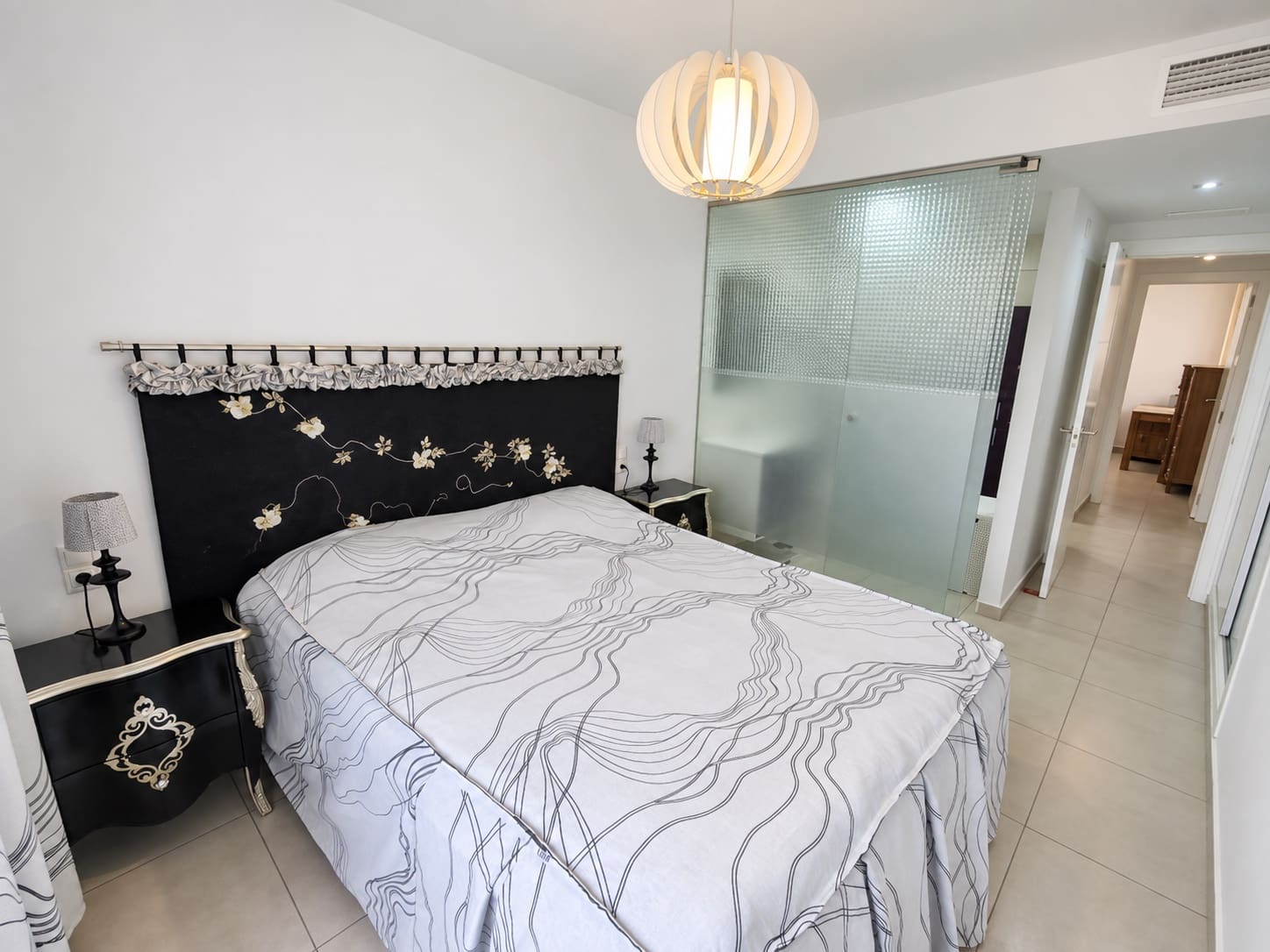 Bungalow de 2 habitaciones en Torrevieja en venta con piscina garaje - 231.000 € (Ref: 10141679)