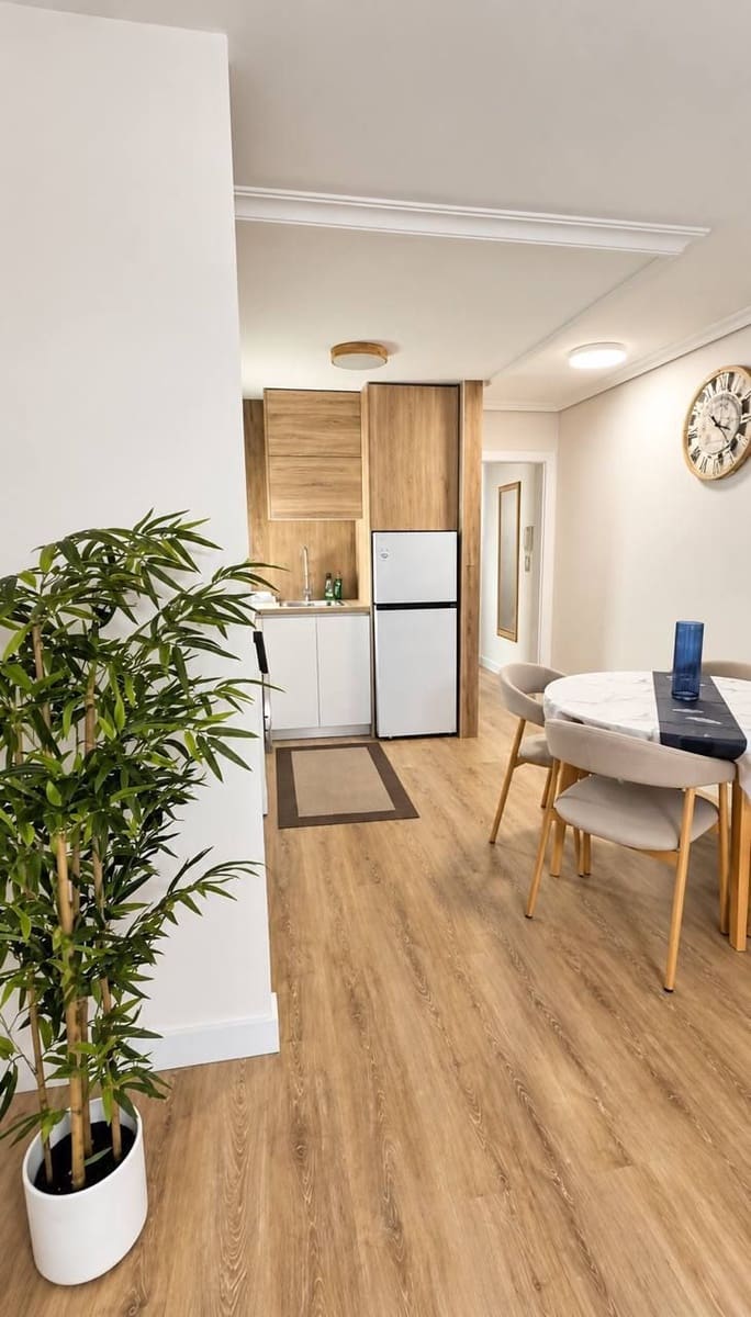 2 soveværelse Lejlighed til salg i Torrevieja med garage - € 174.990 (Ref: 10145763)