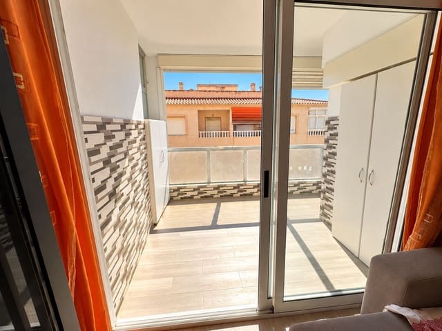2 quarto Apartamento para venda em Playa de los Náufragos, Torrevieja com piscina - 135 000 € (Ref: 10145765)