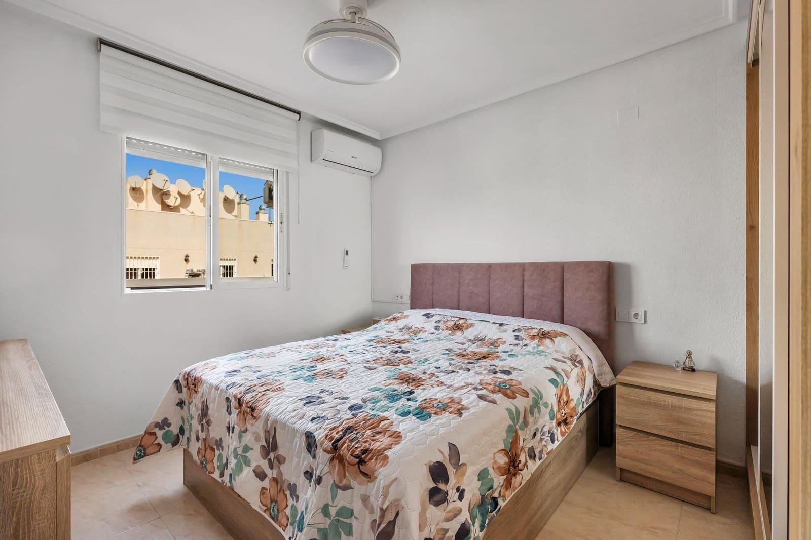 3 chambre Penthouse à vendre à Torrevieja avec piscine - 189 000 € (Ref: 10157252)