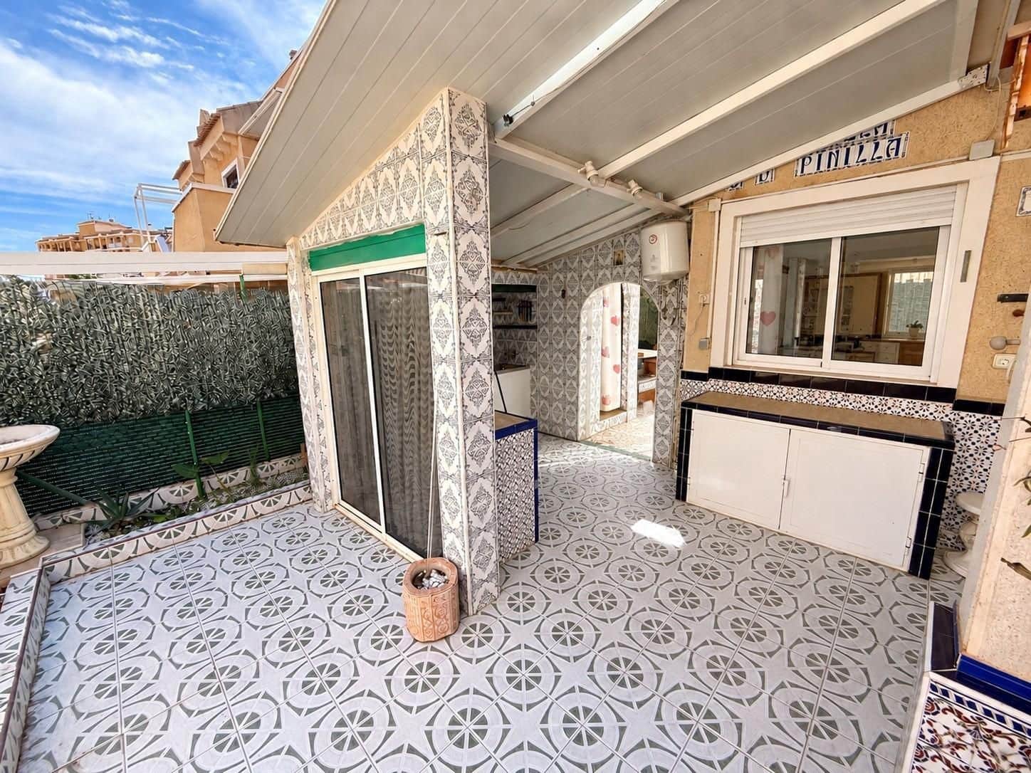 2 soverom Bungalow til salgs i Torrevieja med svømmebasseng - € 143 000 (Ref: 10158995)