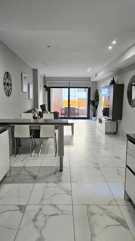 Apartamento de 2 habitaciones en Torrevieja en venta - 260.000 € (Ref: 9640681)