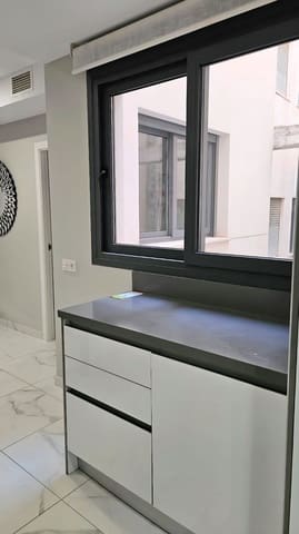 Apartamento de 2 habitaciones en Torrevieja en venta - 260.000 € (Ref: 9640681)