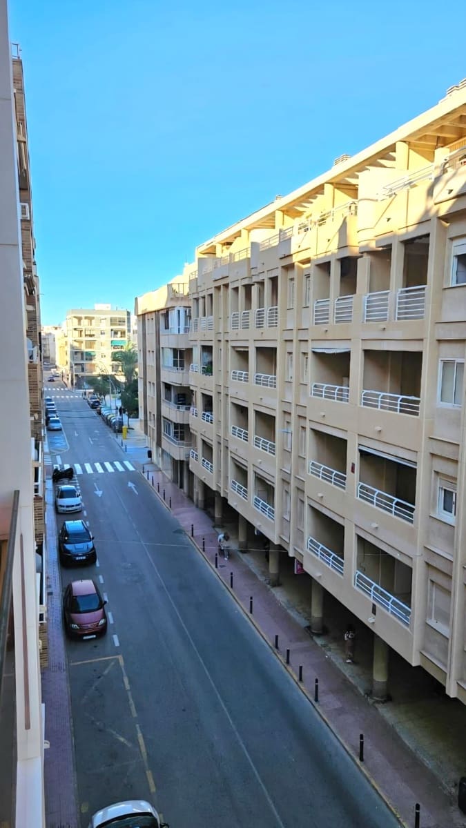 2 makuuhuone Huoneisto myytävänä paikassa Torrevieja - 260 000 € (Ref: 9640681)