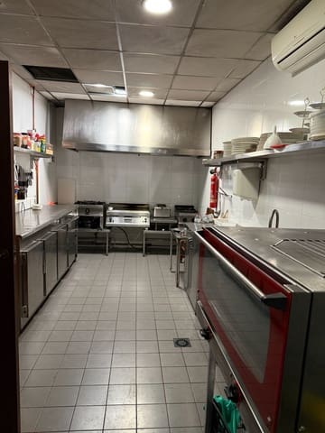 Kommersiell till salu i Torrevieja - 275 000 € (Ref: 9640683)