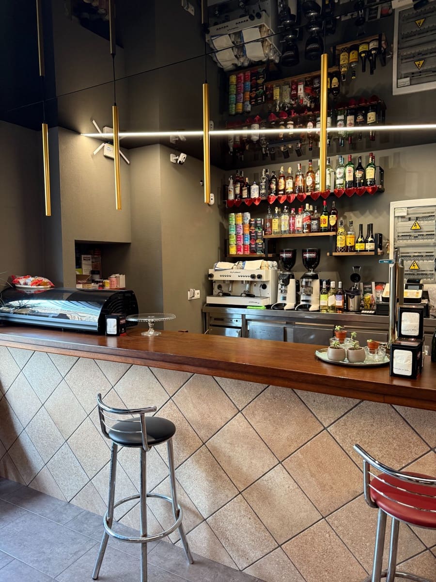 Kommersiell till salu i Torrevieja - 275 000 € (Ref: 9640683)