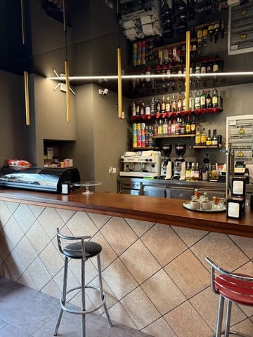 Kommersiell till salu i Torrevieja - 275 000 € (Ref: 9640683)