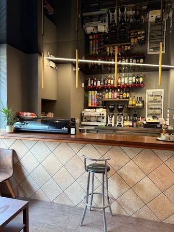 Kommersiell till salu i Torrevieja - 275 000 € (Ref: 9640683)