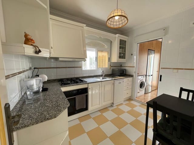 4 soveværelse Villa til salg i Torrevieja med garage - € 399.000 (Ref: 9640684)