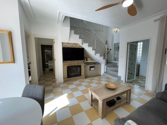 4 soveværelse Villa til salg i Torrevieja med garage - € 399.000 (Ref: 9640684)