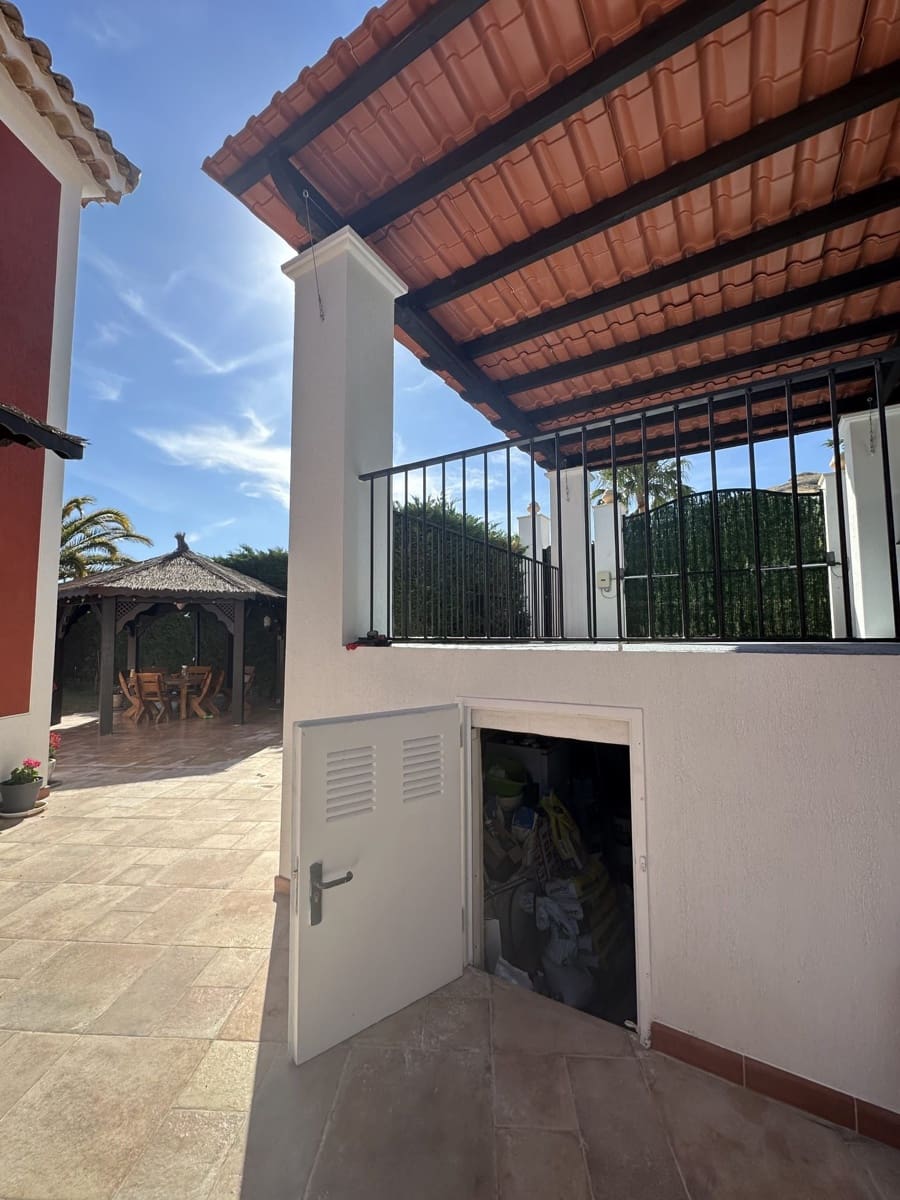 4 sovrum Villa till salu i Finestrat med pool garage - 1 050 000 € (Ref: 9640686)