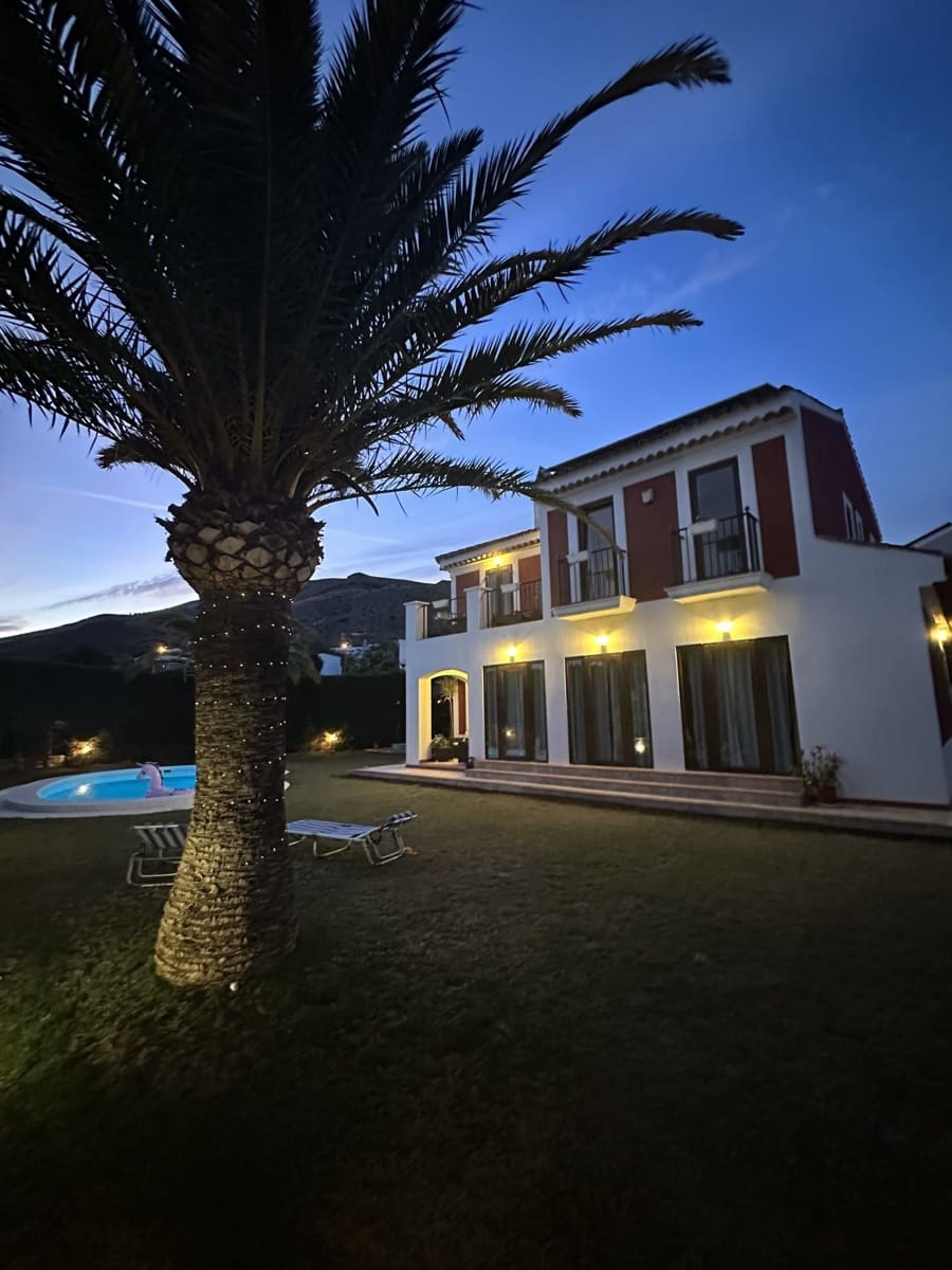 4 sovrum Villa till salu i Finestrat med pool garage - 1 050 000 € (Ref: 9640686)