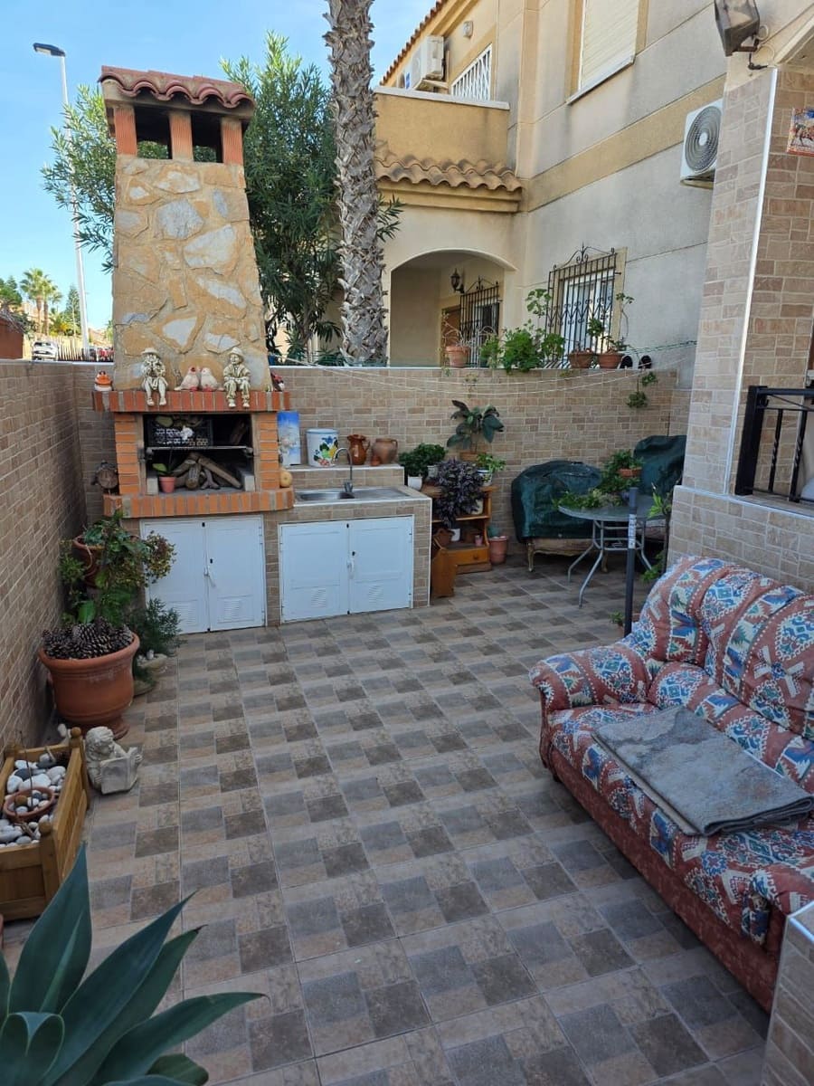 2 sovrum Bungalow till salu i Torrevieja med pool - 179 000 € (Ref: 9640690)