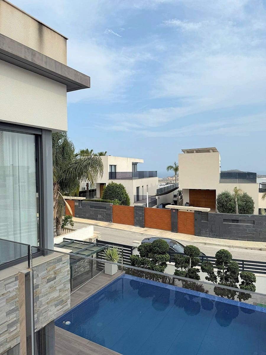 5 slaapkamer Villa te koop in Finestrat met zwembad garage - € 750.000 (Ref: 9640702)