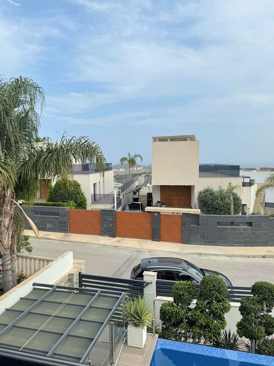 5 slaapkamer Villa te koop in Finestrat met zwembad garage - € 750.000 (Ref: 9640702)