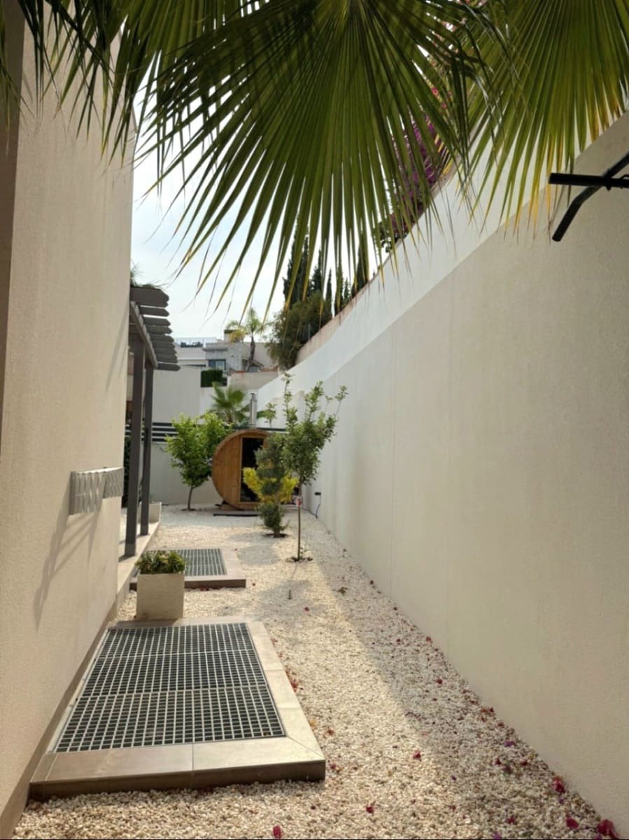 5 slaapkamer Villa te koop in Finestrat met zwembad garage - € 750.000 (Ref: 9640702)