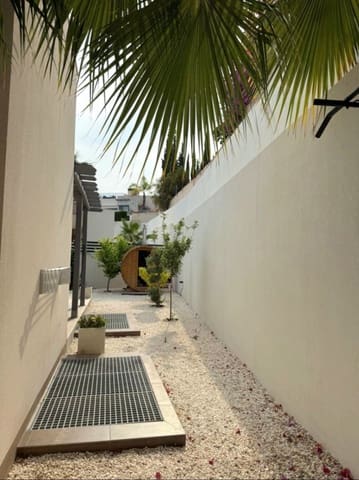 5 slaapkamer Villa te koop in Finestrat met zwembad garage - € 750.000 (Ref: 9640702)