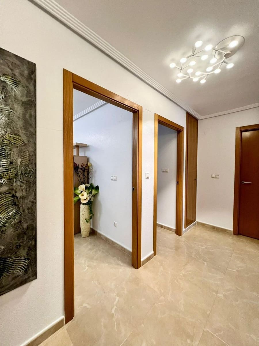 Ático de 4 habitaciones en Guardamar del Segura en venta con garaje - 359.000 € (Ref: 9640703)