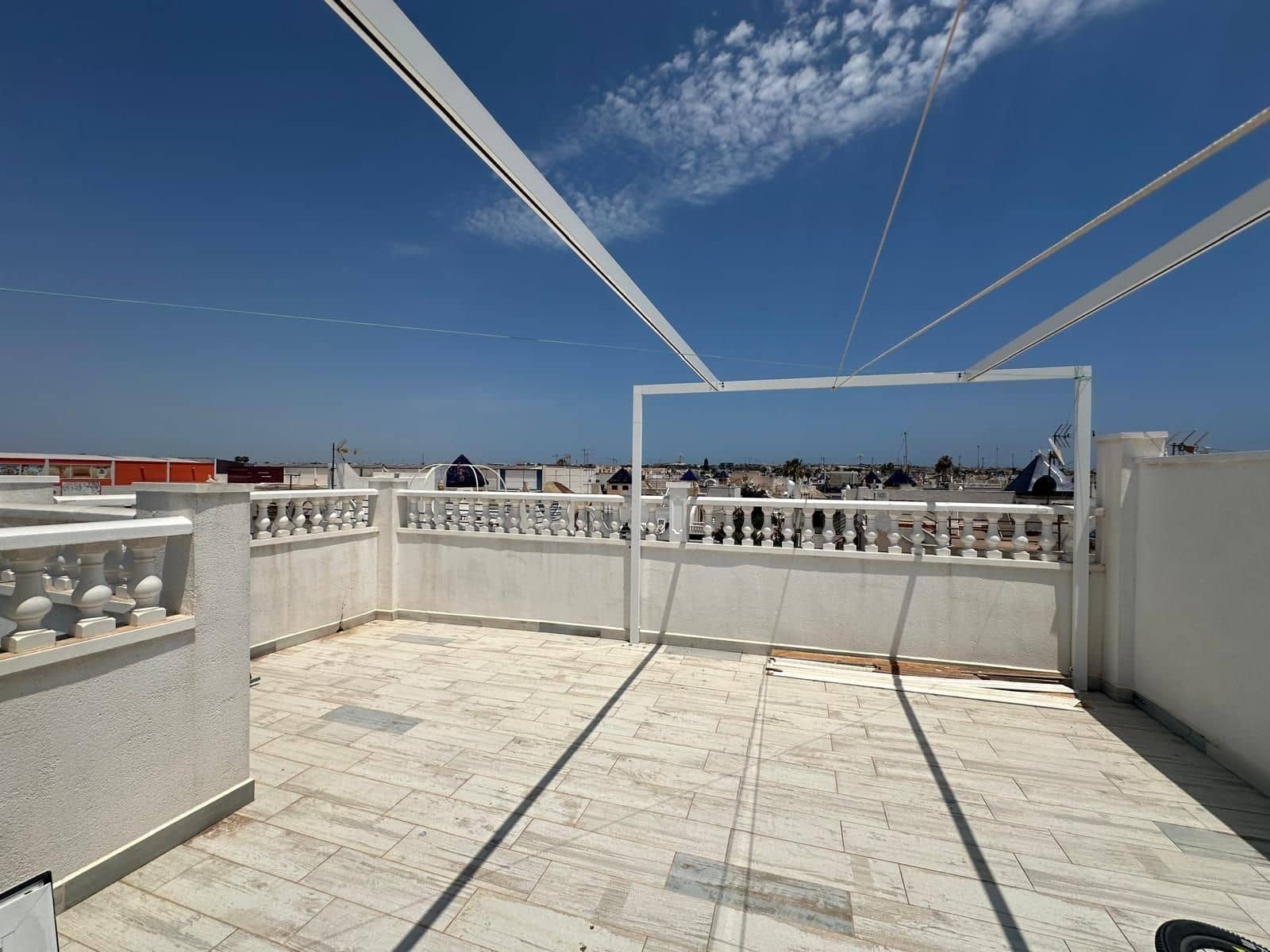 3 soverom Kjedet enebolig til salgs i Torrevieja med svømmebasseng - € 205 000 (Ref: 9640705)