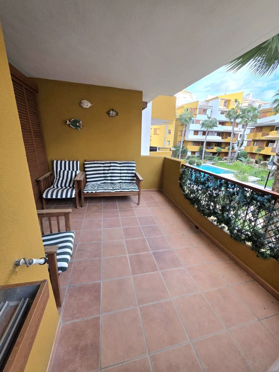 2 makuuhuone Huoneisto myytävänä paikassa Torrevieja mukana uima-altaan 
autotalli - 215 000 € (Ref: 9640706)