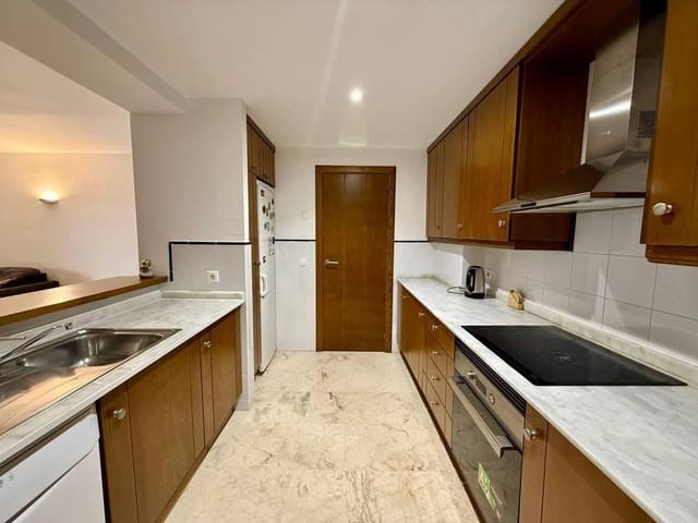 Apartamento de 2 habitaciones en Torrevieja en venta con piscina garaje - 259.900 € (Ref: 9640707)