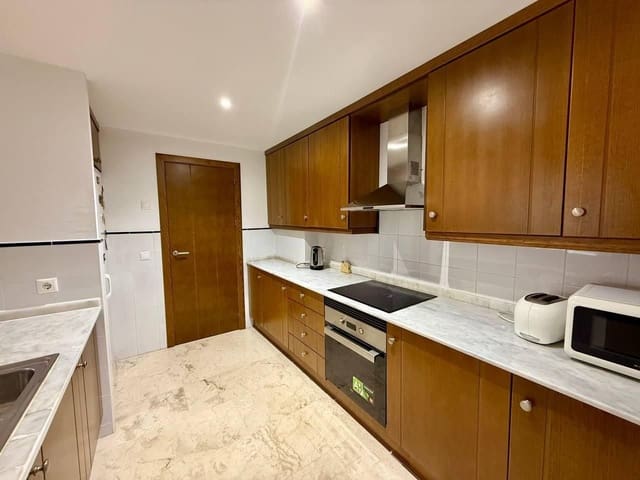 Apartamento de 2 habitaciones en Torrevieja en venta con piscina garaje - 259.900 € (Ref: 9640707)