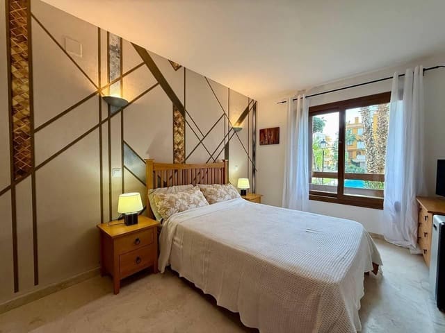 Apartamento de 2 habitaciones en Torrevieja en venta con piscina garaje - 259.900 € (Ref: 9640707)