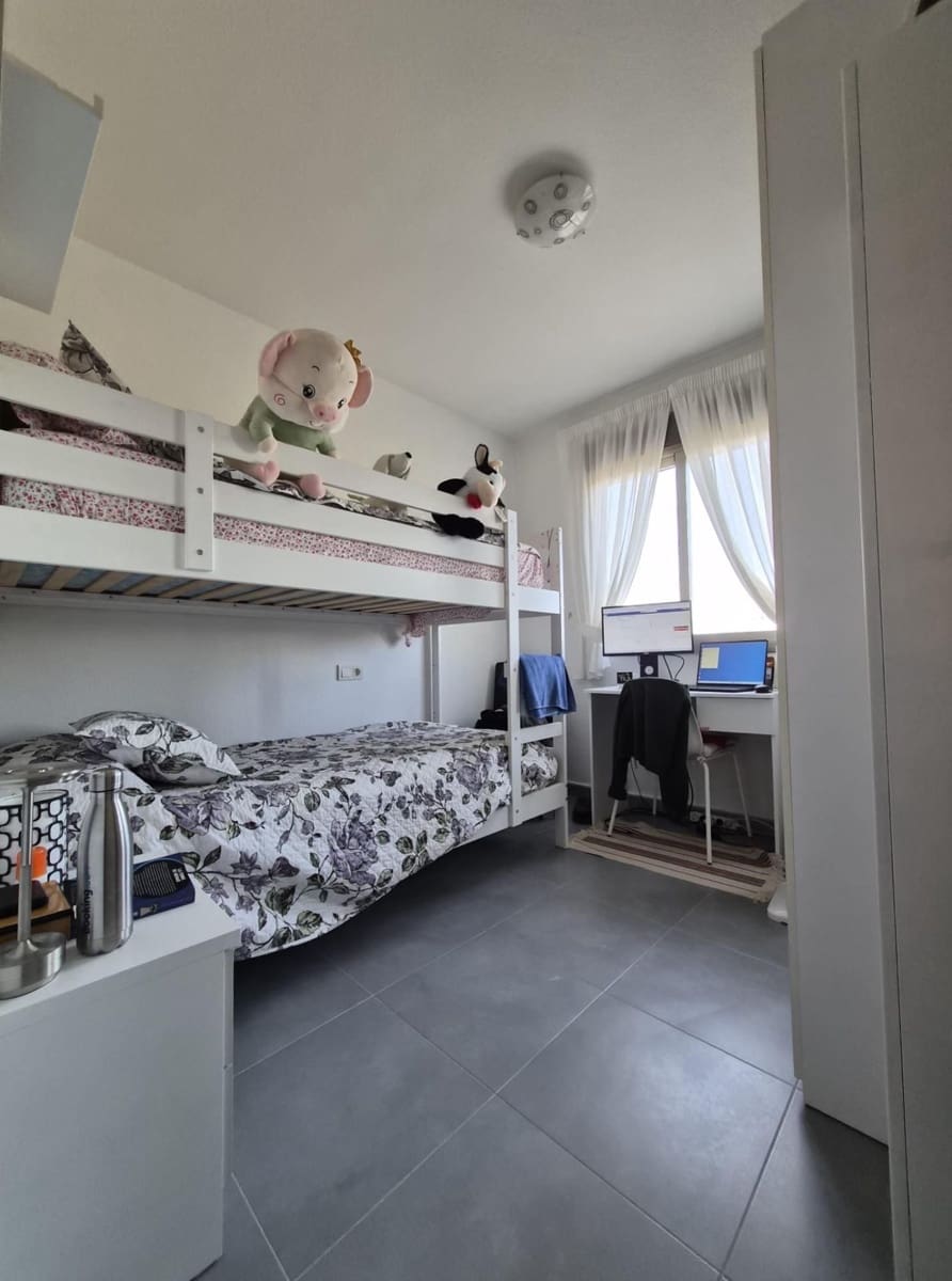 2 makuuhuone Huvila myytävänä paikassa Torrevieja mukana uima-altaan 
autotalli - 270 000 € (Ref: 9640715)