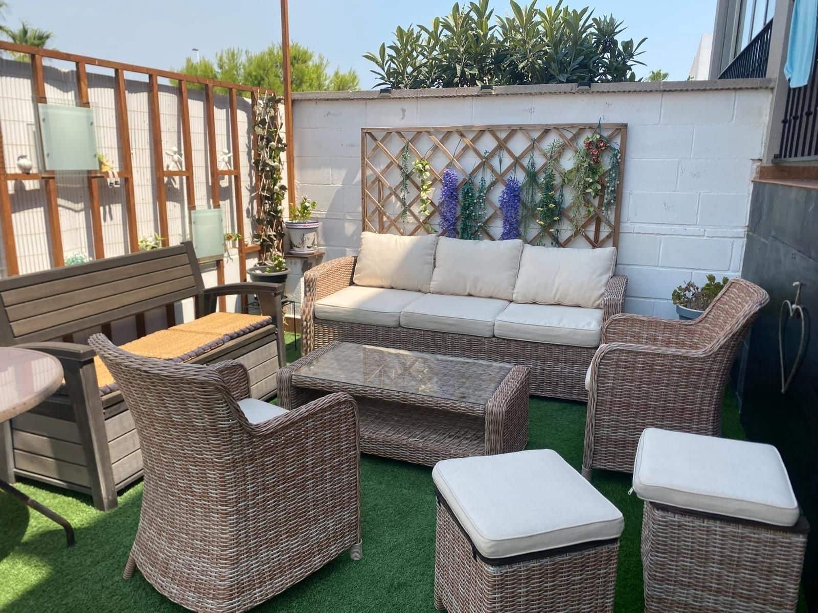 2 makuuhuone Huvila myytävänä paikassa Torrevieja mukana uima-altaan 
autotalli - 270 000 € (Ref: 9640715)