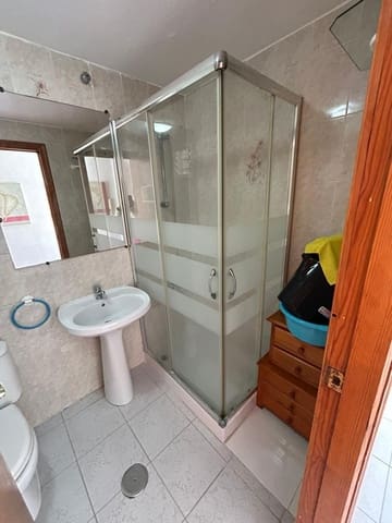 Studio te koop in Torrevieja met zwembad garage - € 95.000 (Ref: 9640717)